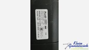 Begagnade Hundgaller Audi RS4 Pris € 50,00 Marginaltabell erbjuds av Klein Gunnewiek Autodemontage & Motorentechniek