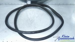 Begagnade Främre dörrtätning, 4-dörrars, vänster BMW 1-Serie Pris € 25,00 Marginaltabell erbjuds av Klein Gunnewiek Autodemontage & Motorentechniek