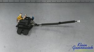 Begagnade Låsmekanism, baklucka Audi SQ5 Pris € 25,00 Marginaltabell erbjuds av Klein Gunnewiek Autodemontage & Motorentechniek