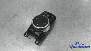 Używane Przelacznik interfejsu czlowiek-maszyna BMW M5 Cena € 85,00 Procedura marży oferowane przez Klein Gunnewiek Autodemontage & Motorentechniek