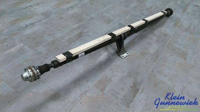 Mellanaxel från en Mercedes GLA 2015