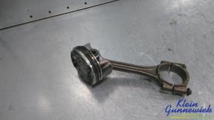 Używane Korbowód Opel Crossland X Cena € 100,00 Procedura marży oferowane przez Klein Gunnewiek Autodemontage & Motorentechniek