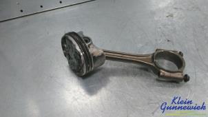 Używane Korbowód Opel Crossland X Cena € 100,00 Procedura marży oferowane przez Klein Gunnewiek Autodemontage & Motorentechniek