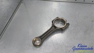 Begagnade Vevstake Volkswagen Passat Pris € 75,00 Marginaltabell erbjuds av Klein Gunnewiek Autodemontage & Motorentechniek