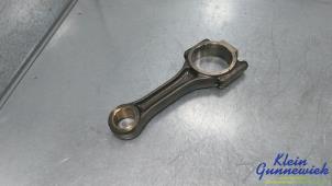 Begagnade Vevstake Volkswagen Passat Pris € 75,00 Marginaltabell erbjuds av Klein Gunnewiek Autodemontage & Motorentechniek