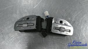 Begagnade Rattmonterad radiostyrning Mercedes E-Klasse Pris € 125,00 Marginaltabell erbjuds av Klein Gunnewiek Autodemontage & Motorentechniek