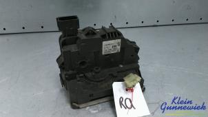 Gebruikte Slotmechaniek Portier 4Deurs rechts-achter Opel Corsa Prijs € 20,00 Margeregeling aangeboden door Klein Gunnewiek Autodemontage & Motorentechniek