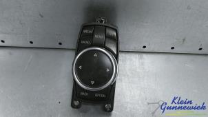 Używane Przelacznik interfejsu czlowiek-maszyna BMW M5 Cena € 85,00 Procedura marży oferowane przez Klein Gunnewiek Autodemontage & Motorentechniek