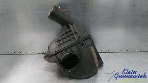 Używane Obudowa filtra powietrza BMW 5-Serie Cena € 65,00 Procedura marży oferowane przez Klein Gunnewiek Autodemontage & Motorentechniek