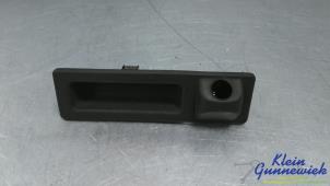 Gebruikte Handgreep Achterklep BMW X4 Prijs € 20,00 Margeregeling aangeboden door Klein Gunnewiek Autodemontage & Motorentechniek