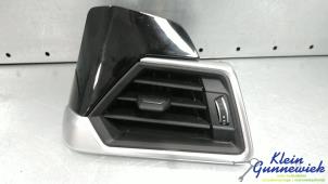 Begagnade Luftmunstycke, instrumentbräda BMW 3-Serie Pris € 30,00 Marginaltabell erbjuds av Klein Gunnewiek Autodemontage & Motorentechniek