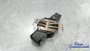 Używane Czujnik deszczu BMW X5 Cena € 75,00 Procedura marży oferowane przez Klein Gunnewiek Autodemontage & Motorentechniek