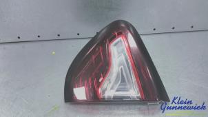 Begagnade Baklykta, höger Renault Captur Pris € 40,00 Marginaltabell erbjuds av Klein Gunnewiek Autodemontage & Motorentechniek