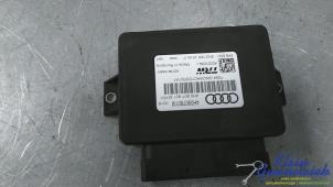 Używane Modul hamulca postojowego Audi S8 Cena € 65,00 Procedura marży oferowane przez Klein Gunnewiek Autodemontage & Motorentechniek