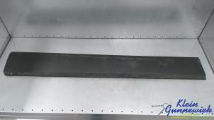 Gebruikte Sierstrip Renault Trafic Prijs € 50,00 Margeregeling aangeboden door Klein Gunnewiek Autodemontage & Motorentechniek