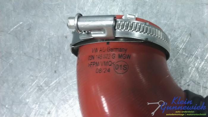 Laddluftkylarslang från en Volkswagen Crafter 2024