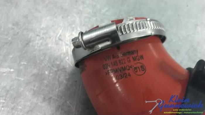 Laddluftkylarslang från en Volkswagen Crafter 2024