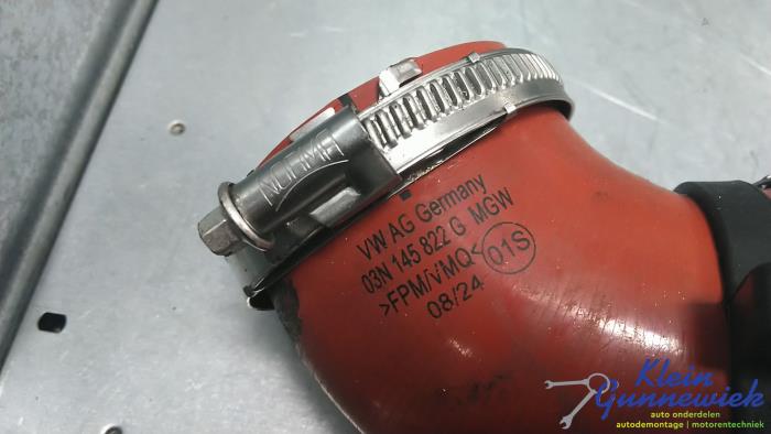 Laddluftkylarslang från en Volkswagen Crafter 2024