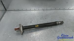 Begagnade Drivaxel, höger fram Opel Zafira Pris € 35,00 Marginaltabell erbjuds av Klein Gunnewiek Autodemontage & Motorentechniek