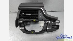 Begagnade Luftmunstycke, instrumentbräda Audi A4 Pris € 45,00 Marginaltabell erbjuds av Klein Gunnewiek Autodemontage & Motorentechniek