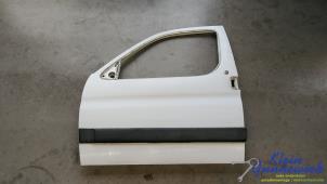 Gebruikte Portier 2Deurs links Peugeot Partner Prijs € 50,00 Margeregeling aangeboden door Klein Gunnewiek Autodemontage & Motorentechniek