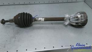 Gebruikte Aandrijfas links-voor Volkswagen Golf Prijs € 42,00 Margeregeling aangeboden door Klein Gunnewiek Autodemontage & Motorentechniek