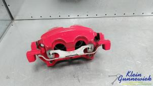 Begagnade Främre bromsok, höger Ford Kuga Pris € 135,00 Marginaltabell erbjuds av Klein Gunnewiek Autodemontage & Motorentechniek