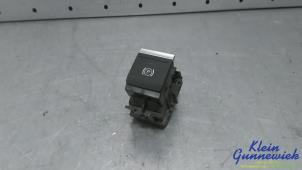 Begagnade Brytare, parkeringsbroms Audi RS3 Pris € 25,00 Marginaltabell erbjuds av Klein Gunnewiek Autodemontage & Motorentechniek