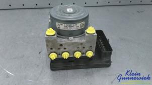 Begagnade ABS-pump Mercedes C-Klasse Pris € 98,00 Marginaltabell erbjuds av Klein Gunnewiek Autodemontage & Motorentechniek