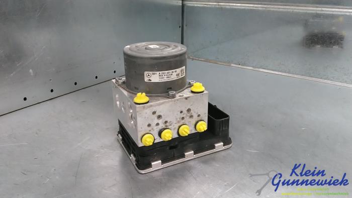 ABS-pump från en Mercedes C-Klasse 2017