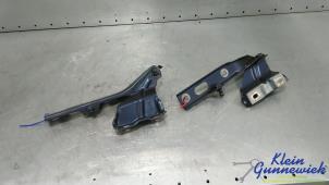 Begagnade Gångjärn, motorhuv Audi Q5 Pris € 25,00 Marginaltabell erbjuds av Klein Gunnewiek Autodemontage & Motorentechniek