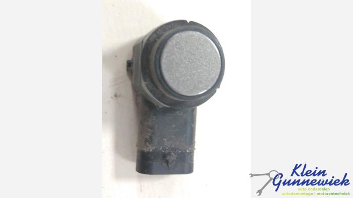 Parkeringssensor från en Ford Focus 2013