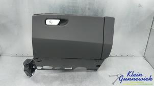 Begagnade Handskfack Audi Q7 Pris € 85,00 Marginaltabell erbjuds av Klein Gunnewiek Autodemontage & Motorentechniek