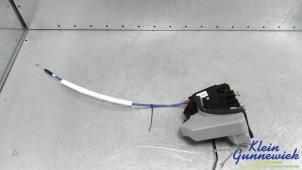 Gebruikte Deurslot Mechaniek 4Deurs links-achter Kia Sportage Prijs € 95,00 Margeregeling aangeboden door Klein Gunnewiek Autodemontage & Motorentechniek