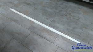 Używane Belka boczna lewa Audi A5 Cena € 50,00 Procedura marży oferowane przez Klein Gunnewiek Autodemontage & Motorentechniek