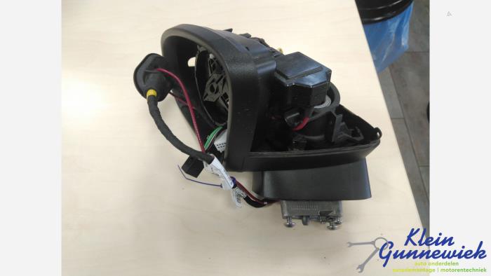 Skärmspegel, vänster från en Mercedes A-Klasse 2023