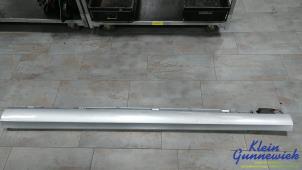 Gebruikte Sideskirt links Mercedes W211 Prijs € 125,00 Margeregeling aangeboden door Klein Gunnewiek Autodemontage & Motorentechniek