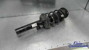 Gebruikte Schokdemperpoot rechts-voor Skoda Karoq Prijs € 90,00 Margeregeling aangeboden door Klein Gunnewiek Autodemontage & Motorentechniek