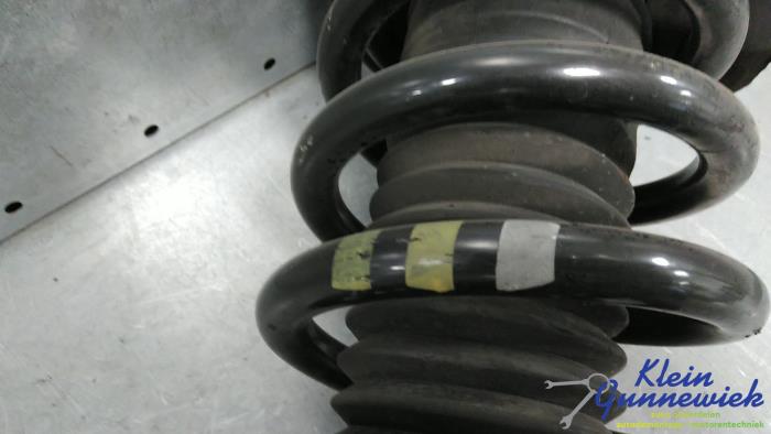 Stötdämparstång, vänster fram från en Mercedes CLS-Klasse 2004