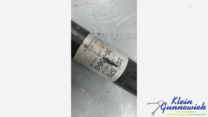 Stötdämparstång, vänster fram från en Mercedes CLS-Klasse 2004