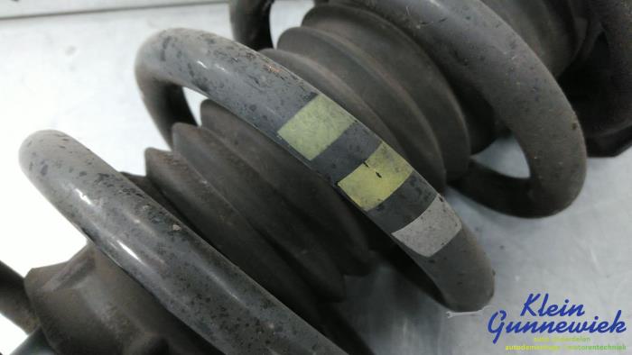 Stötdämparstång, vänster fram från en Mercedes CLS-Klasse 2004