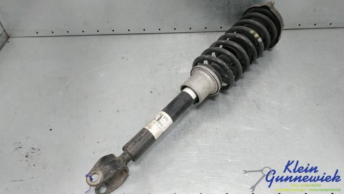 Stötdämparstång, vänster fram från en Mercedes CLS-Klasse 2004