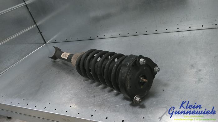 Stötdämparstång, vänster fram från en Mercedes CLS-Klasse 2005