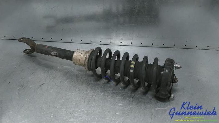 Stötdämparstång, vänster fram från en Mercedes CLS-Klasse 2005