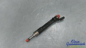 Gebruikte Injector (benzine injectie) Mercedes CLA Prijs € 60,00 Margeregeling aangeboden door Klein Gunnewiek Autodemontage & Motorentechniek