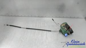 Begagnade Dörrlåsmekanism, 2-dörrars, höger Volkswagen Lupo Pris € 25,00 Marginaltabell erbjuds av Klein Gunnewiek Autodemontage & Motorentechniek