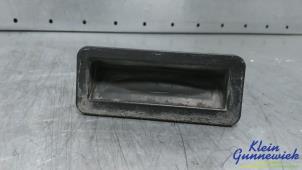 Gebruikte Handgreep Achterklep Ford Fiesta Prijs € 20,00 Margeregeling aangeboden door Klein Gunnewiek Autodemontage & Motorentechniek