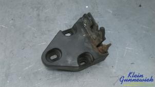 Begagnade Låsmekanism, baklucka Renault Trafic Pris € 30,00 Marginaltabell erbjuds av Klein Gunnewiek Autodemontage & Motorentechniek