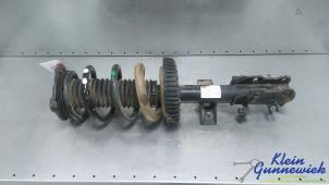 Używane Amortyzator prawy przód Mercedes eVito Cena € 125,00 Procedura marży oferowane przez Klein Gunnewiek Autodemontage & Motorentechniek