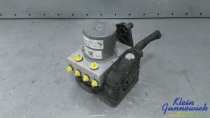 Używane Pompa ABS Mercedes eVito Cena € 395,00 Procedura marży oferowane przez Klein Gunnewiek Autodemontage & Motorentechniek